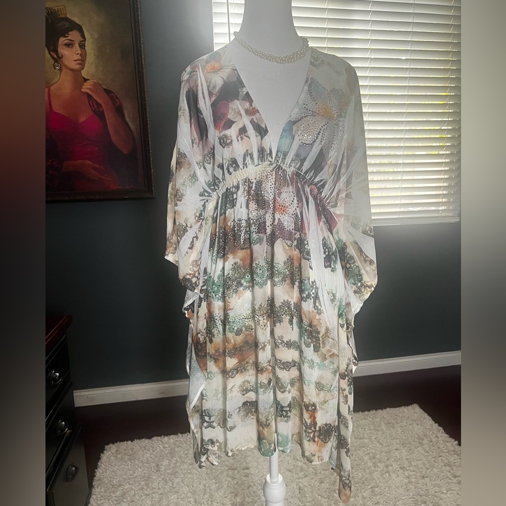 Elegant Sheer Multicolor Women's Dress. In EUC. Size M